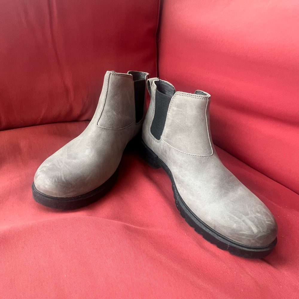 Sorel Light Gray Ankle Booties
